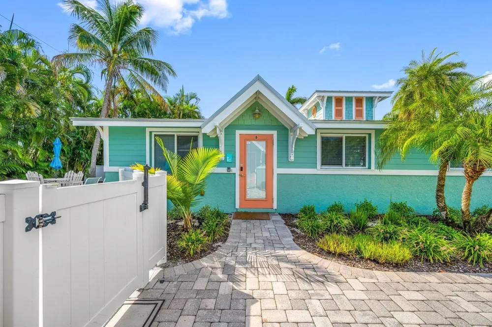 3007 AVENUE E #B Bradenton Beach, FL 34217