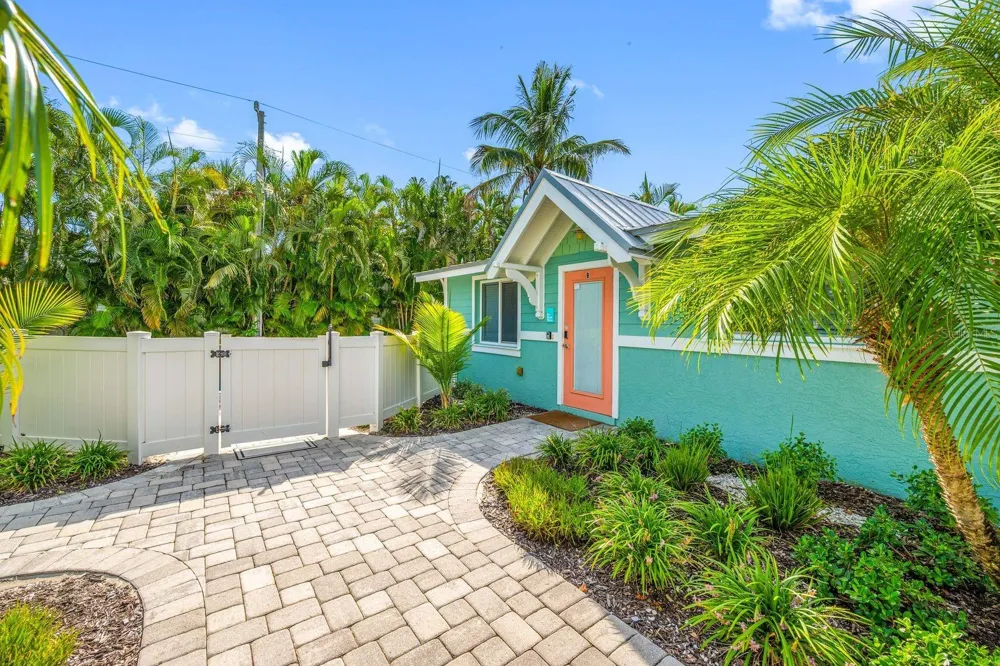 3007 AVENUE E #B Bradenton Beach, FL 34217