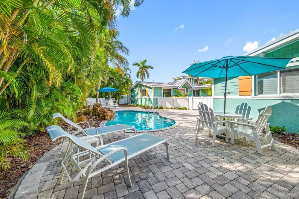 3007 AVENUE E #B Bradenton Beach, FL 34217