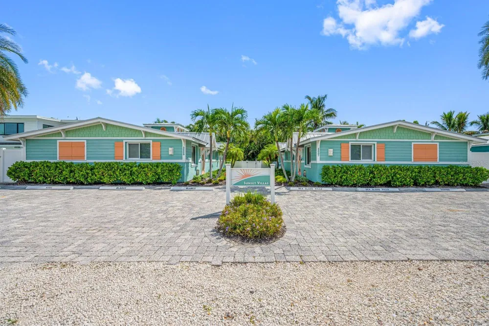 3007 AVENUE E #B Bradenton Beach, FL 34217