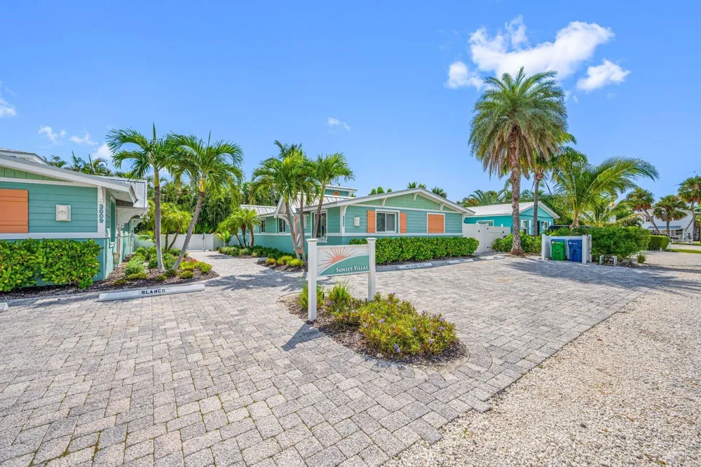 3007 AVENUE E #B Bradenton Beach, FL 34217