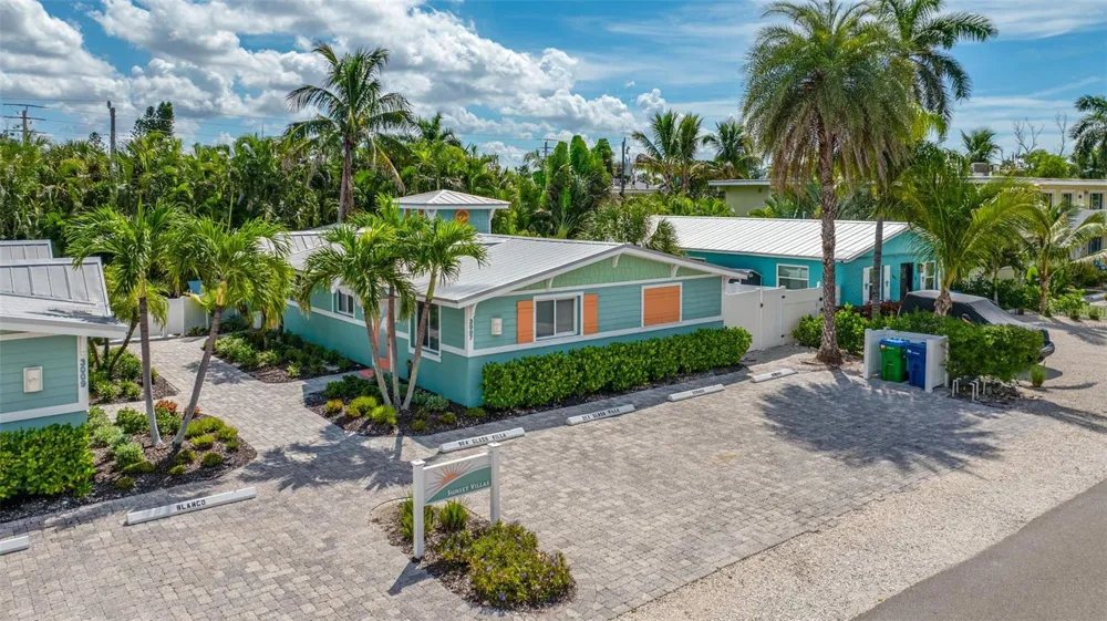 3007 AVENUE E #B Bradenton Beach, FL 34217