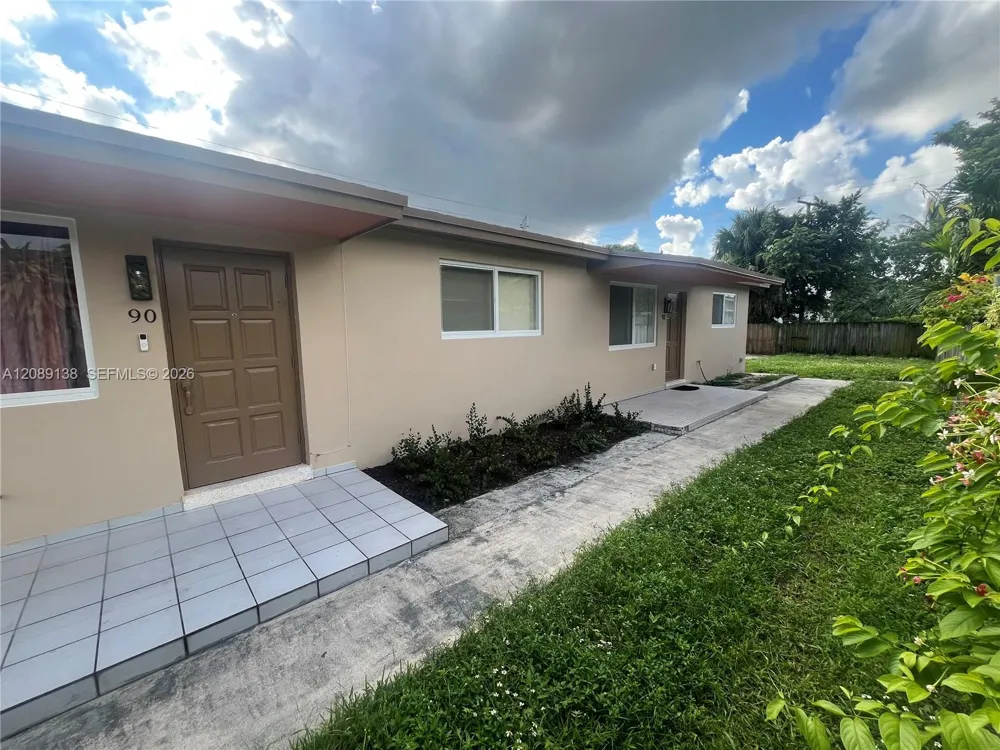 92 E 15th St #1 Hialeah, FL 33010