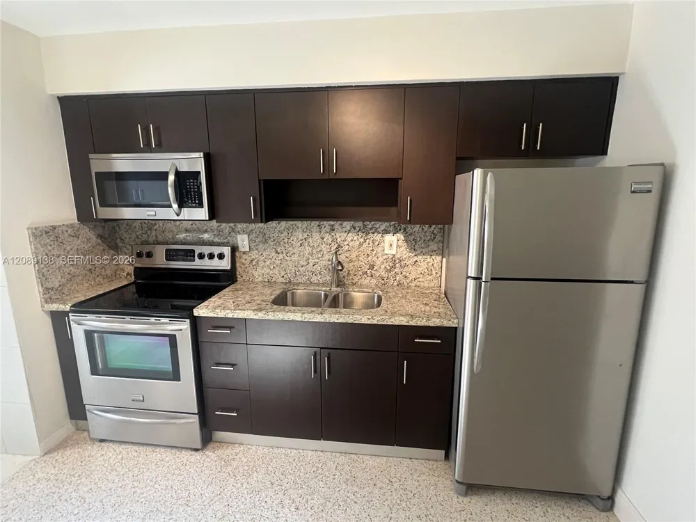 92 E 15th St #1 Hialeah, FL 33010