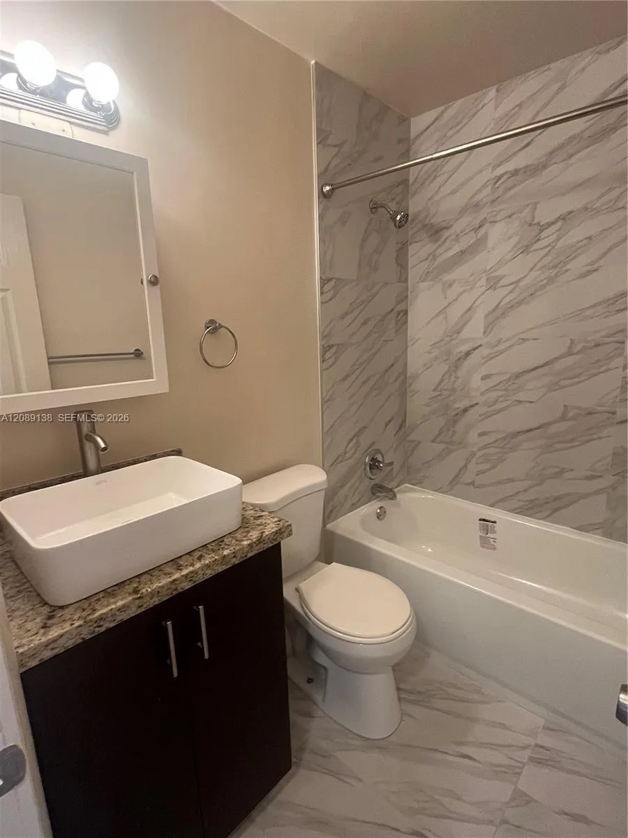 92 E 15th St #1 Hialeah, FL 33010
