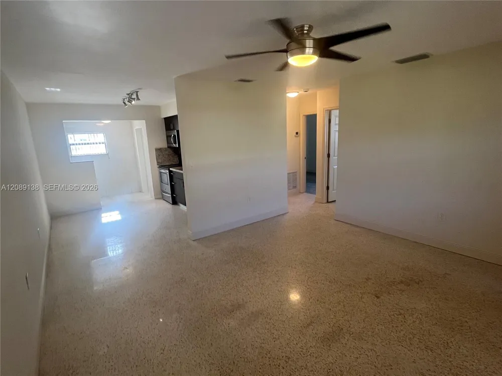92 E 15th St #1 Hialeah, FL 33010
