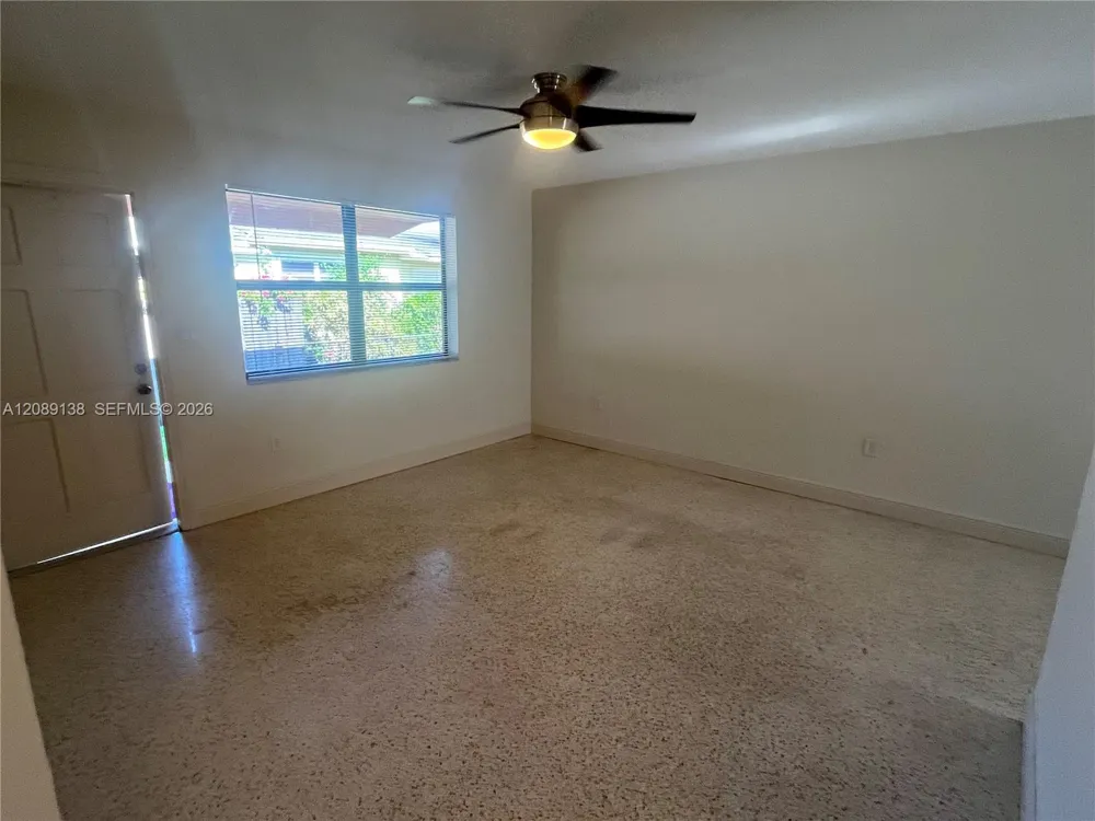 92 E 15th St #1 Hialeah, FL 33010