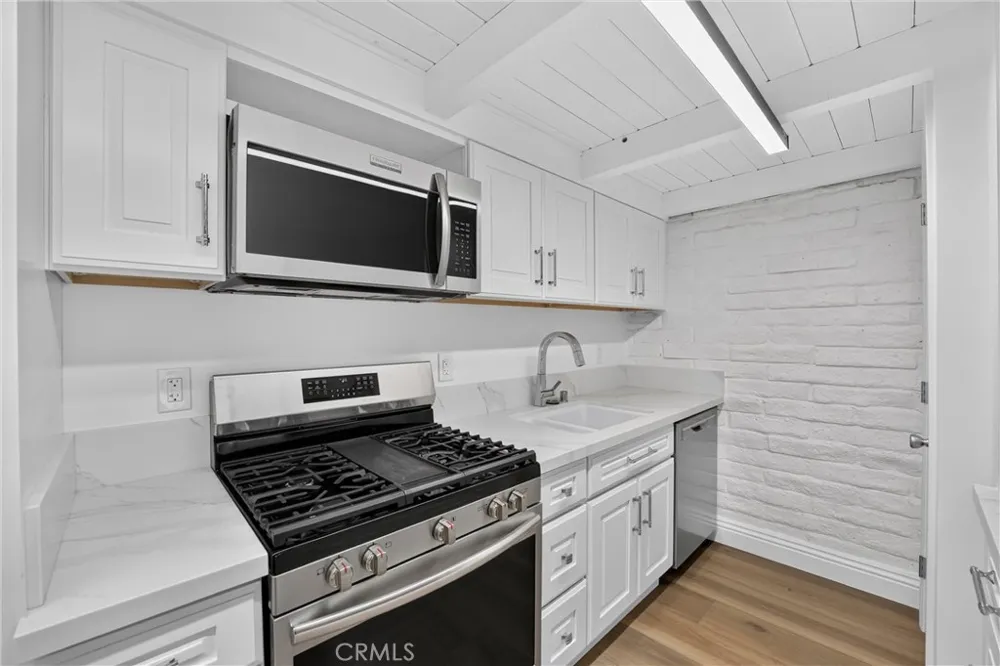 5068 Lakeview Yorba Linda, CA 92886