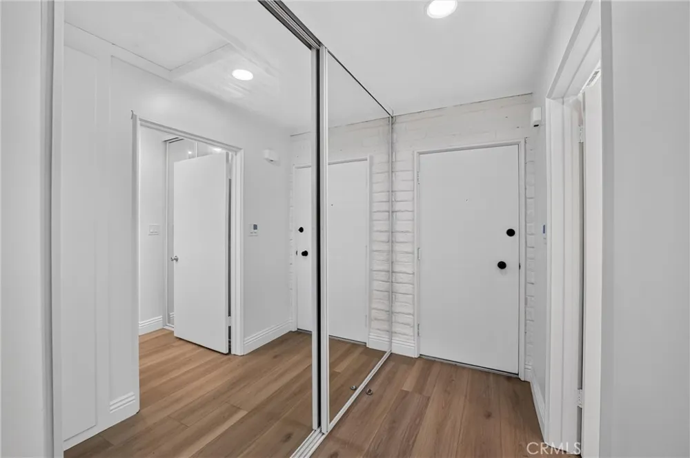 5068 Lakeview Yorba Linda, CA 92886
