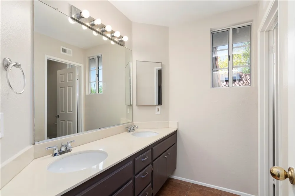 36194 Toulon Murrieta, CA 92562