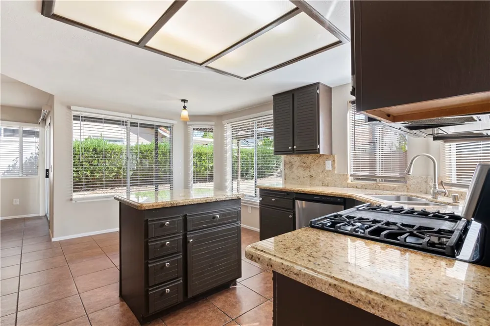 36194 Toulon Murrieta, CA 92562