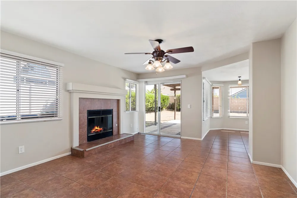 36194 Toulon Murrieta, CA 92562