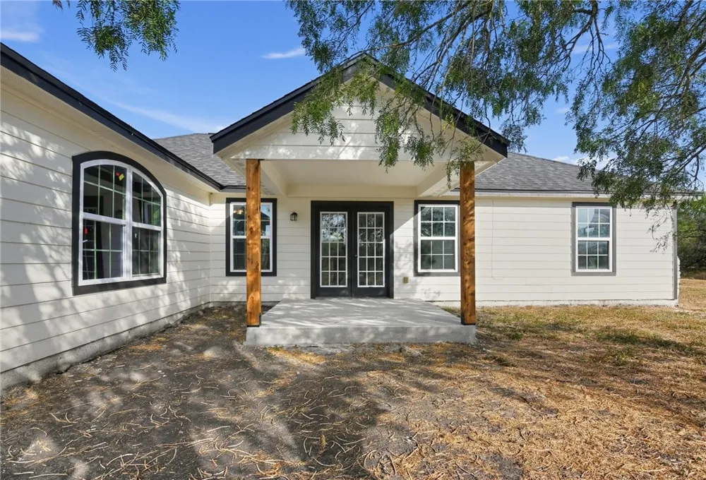 5769 Grand Lake Circle Robstown, TX 78380