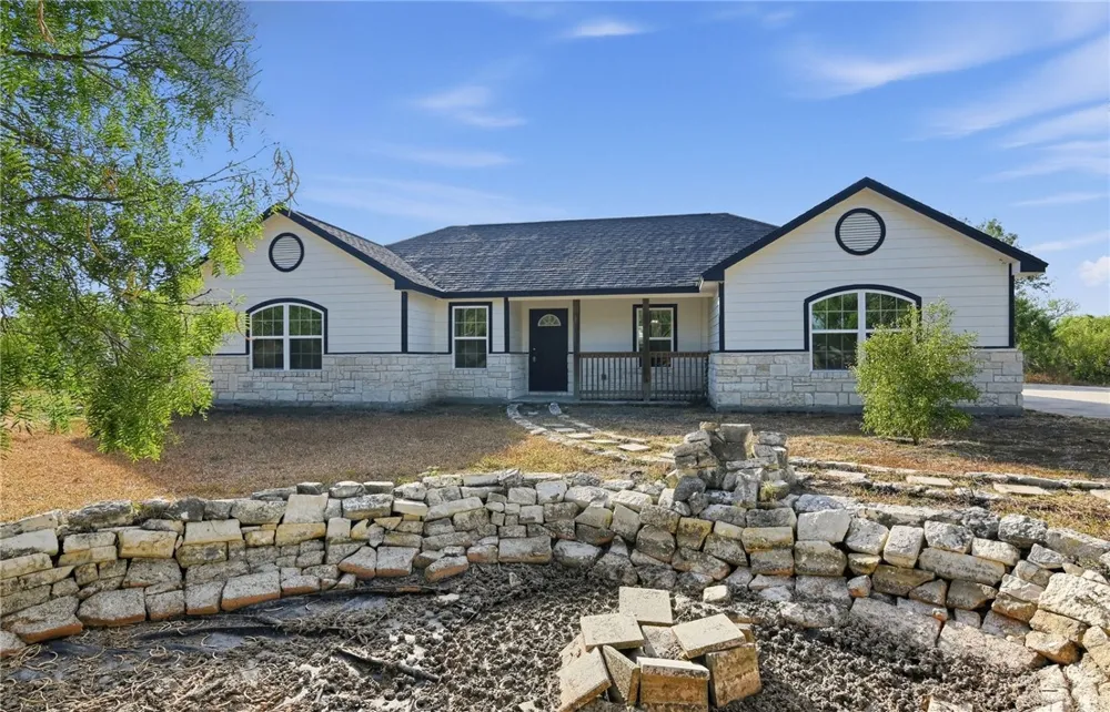 5769 Grand Lake Circle Robstown, TX 78380