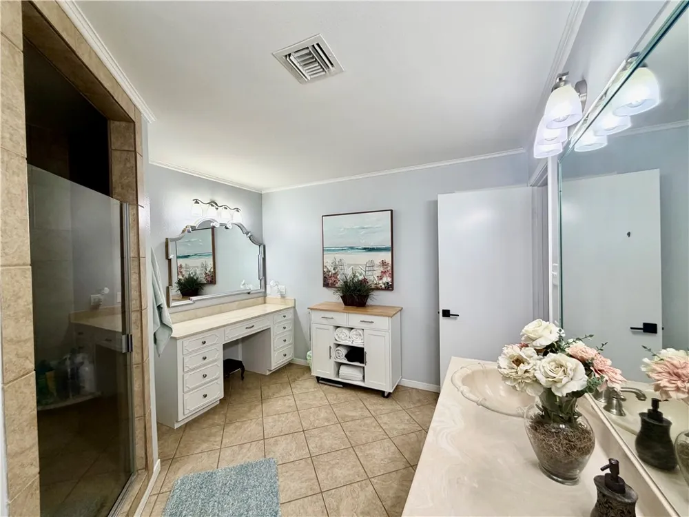 5017 Lost Creek Circle Corpus Christi, TX 78413