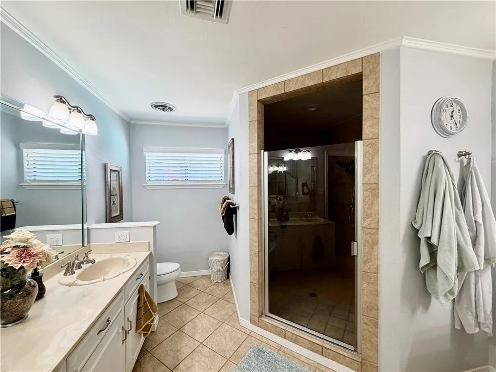 5017 Lost Creek Circle Corpus Christi, TX 78413