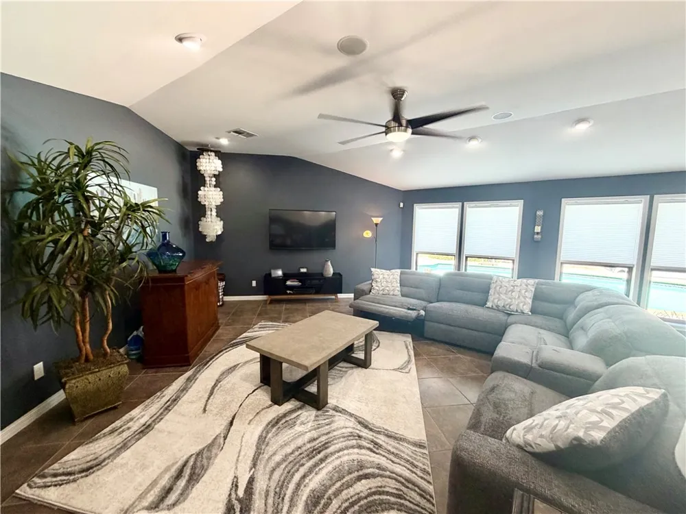 5017 Lost Creek Circle Corpus Christi, TX 78413