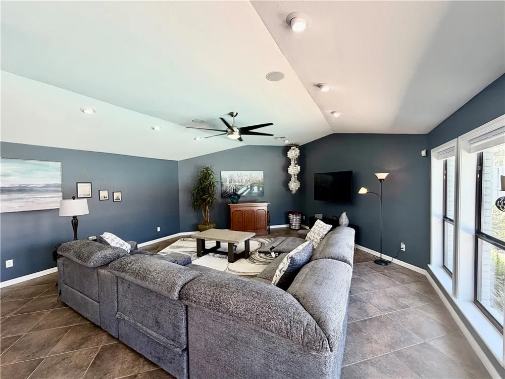 5017 Lost Creek Circle Corpus Christi, TX 78413