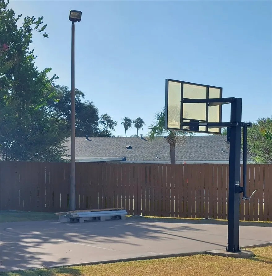 5017 Lost Creek Circle Corpus Christi, TX 78413