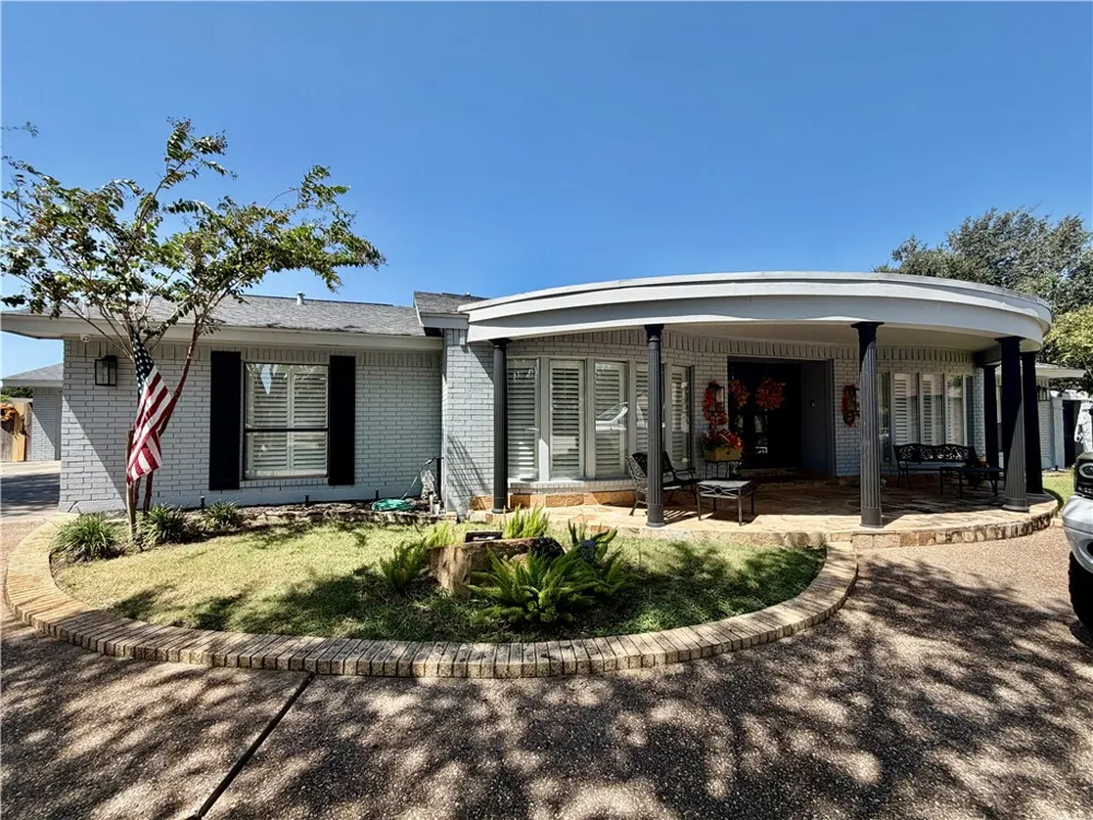 5017 Lost Creek Circle Corpus Christi, TX 78413