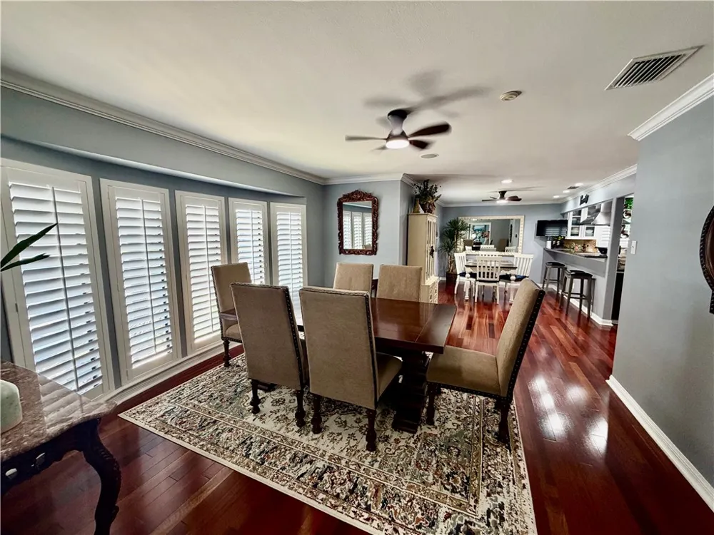5017 Lost Creek Circle Corpus Christi, TX 78413