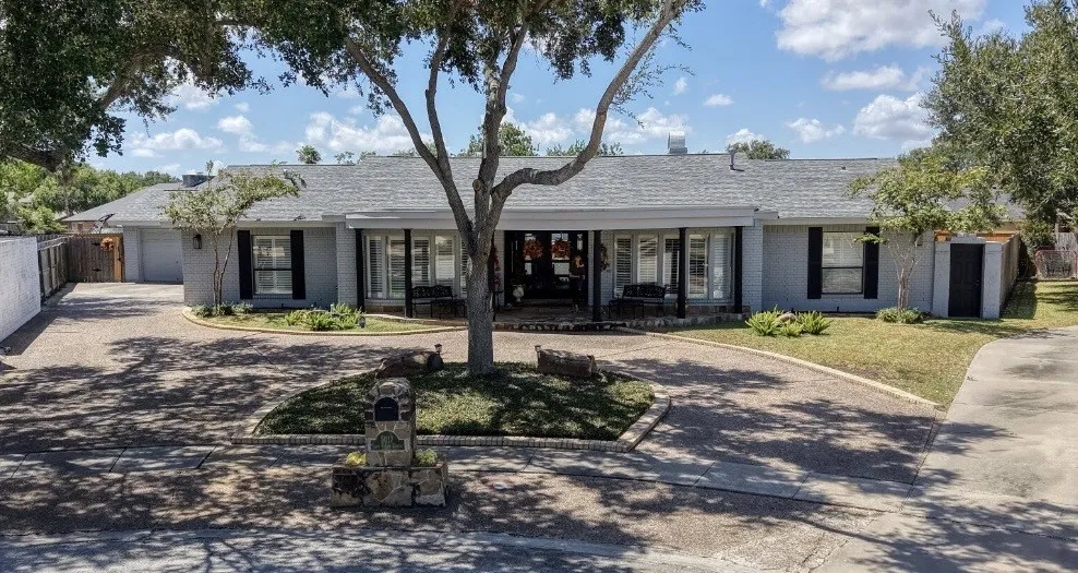 5017 Lost Creek Circle Corpus Christi, TX 78413