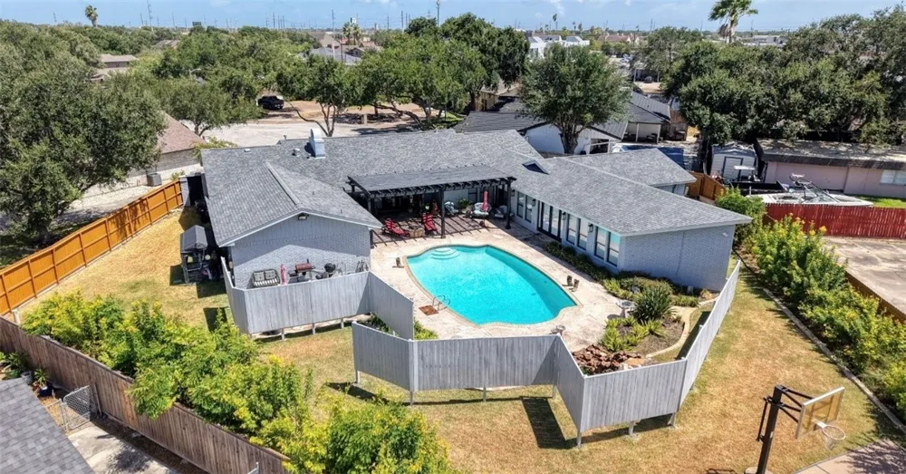 5017 Lost Creek Circle Corpus Christi, TX 78413