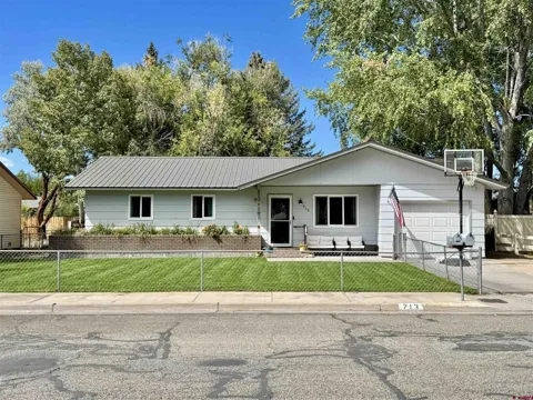 713 Weber Dr.