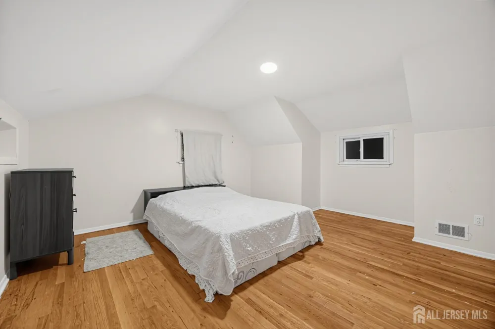 193 McFarlane Road Colonia, NJ 07067