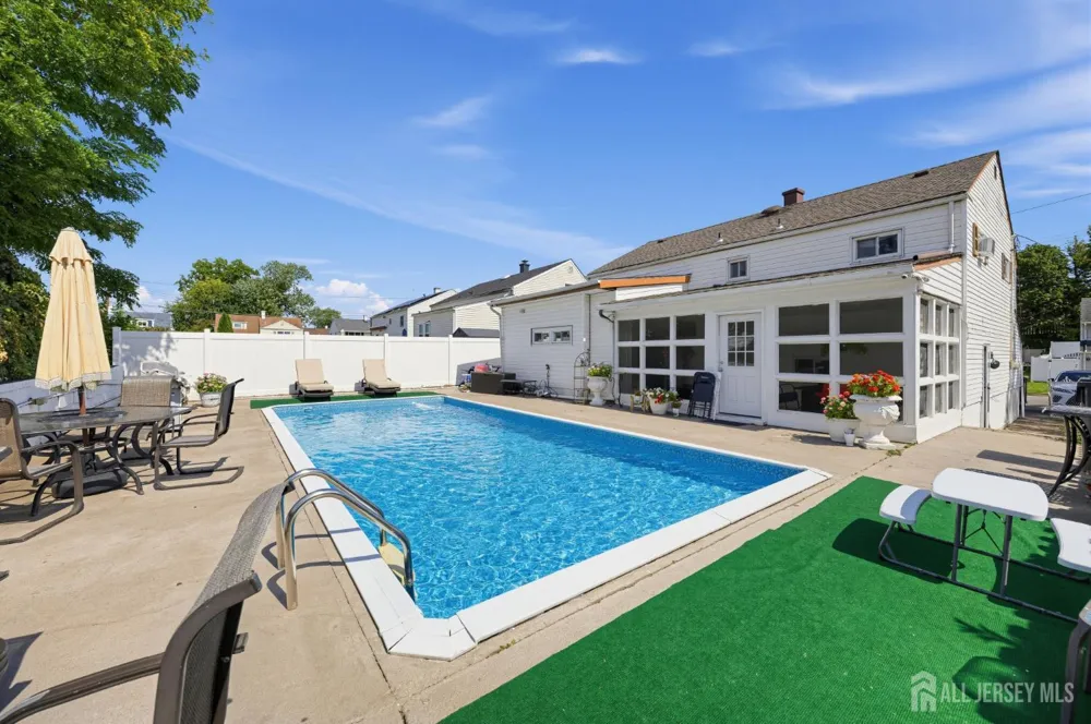 193 McFarlane Road Colonia, NJ 07067