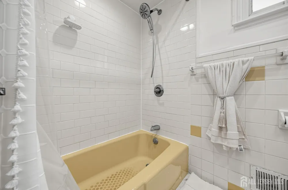 193 McFarlane Road Colonia, NJ 07067