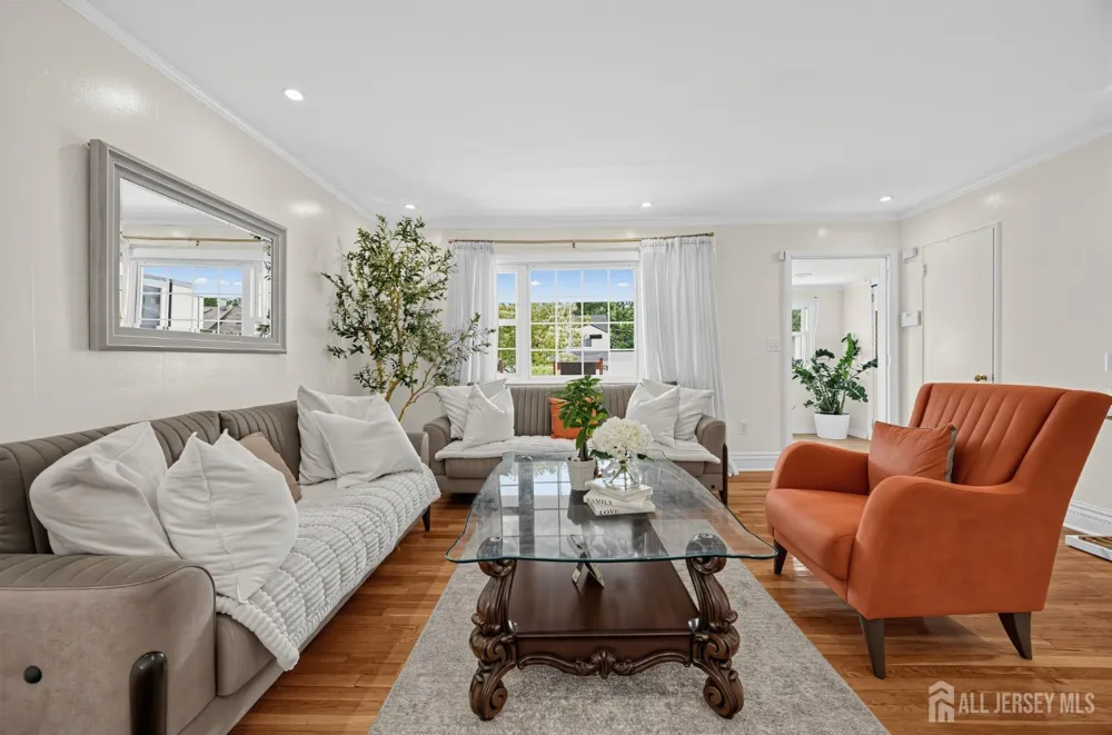 193 McFarlane Road Colonia, NJ 07067