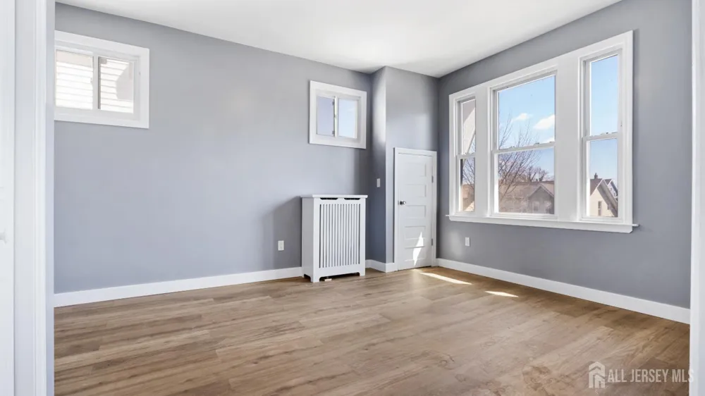 19 Newfield Street East Orange, NJ 07017