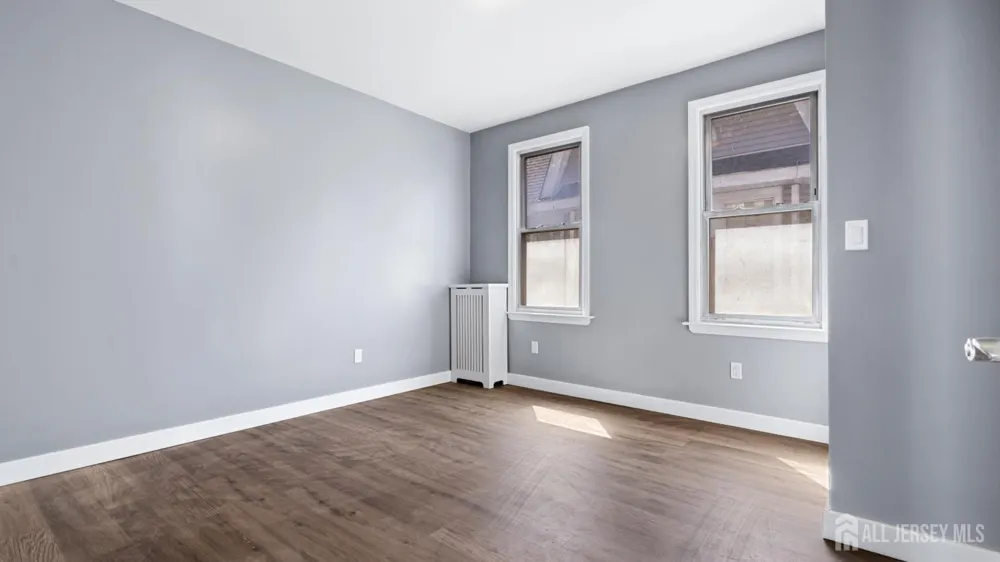 19 Newfield Street East Orange, NJ 07017