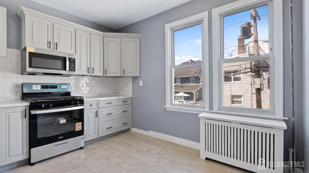 19 Newfield Street East Orange, NJ 07017