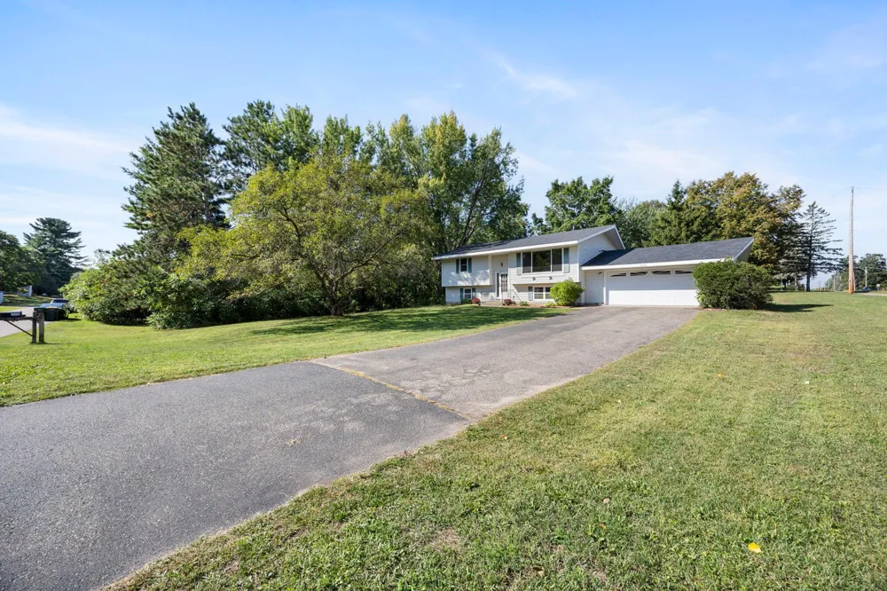 26496 Forli Avenue Wyoming, MN 55092