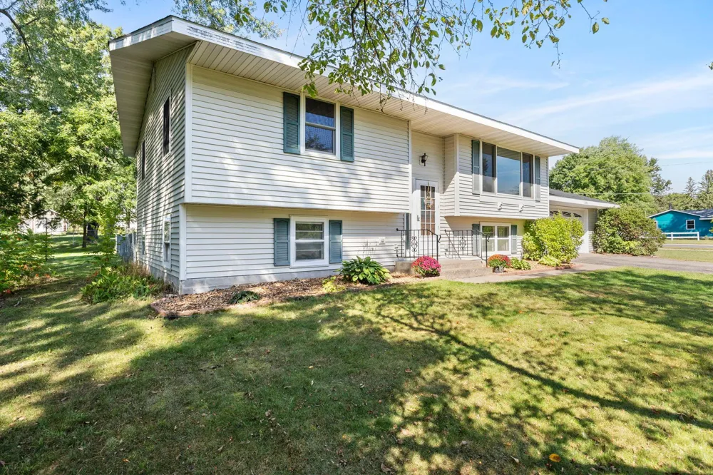 26496 Forli Avenue Wyoming, MN 55092