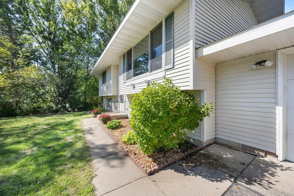 26496 Forli Avenue Wyoming, MN 55092