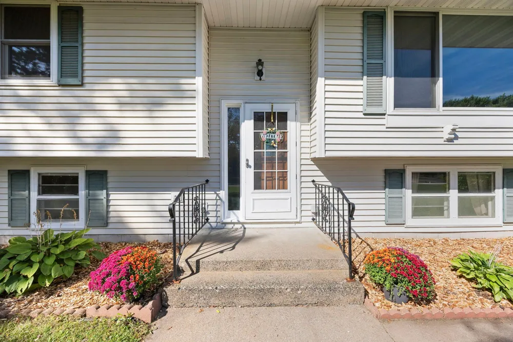 26496 Forli Avenue Wyoming, MN 55092