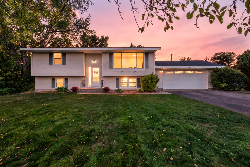 26496 Forli Avenue Wyoming, MN 55092