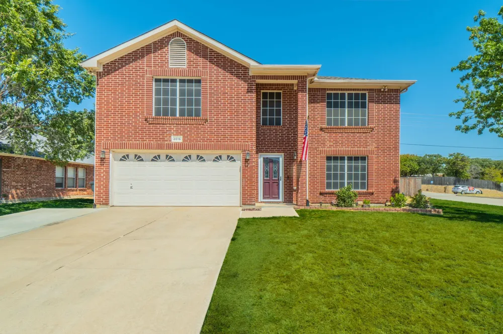 2016 Brazos Drive Corinth, TX 76210