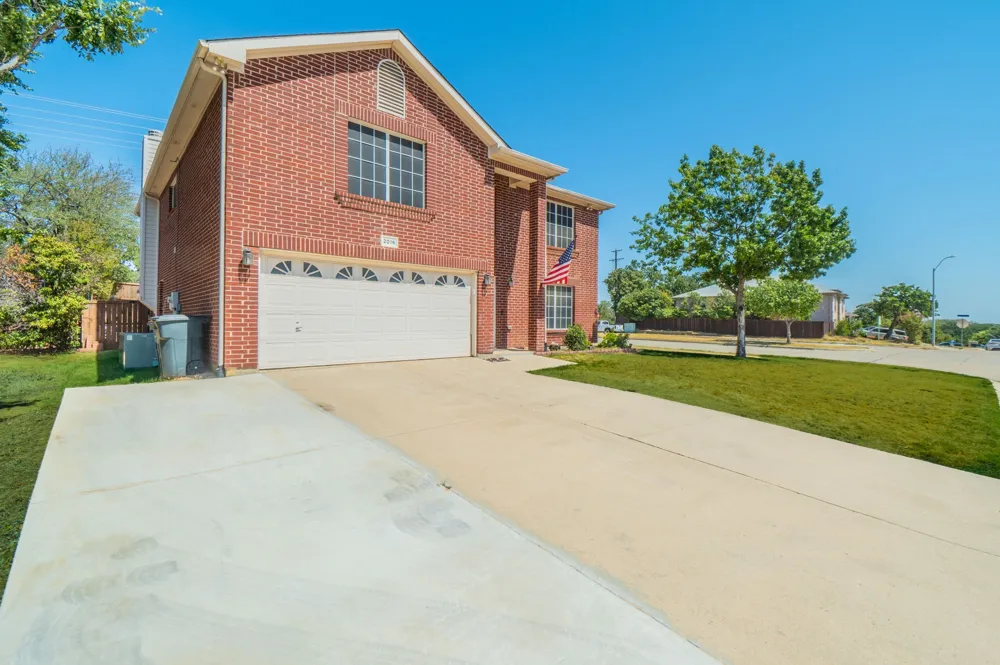 2016 Brazos Drive Corinth, TX 76210