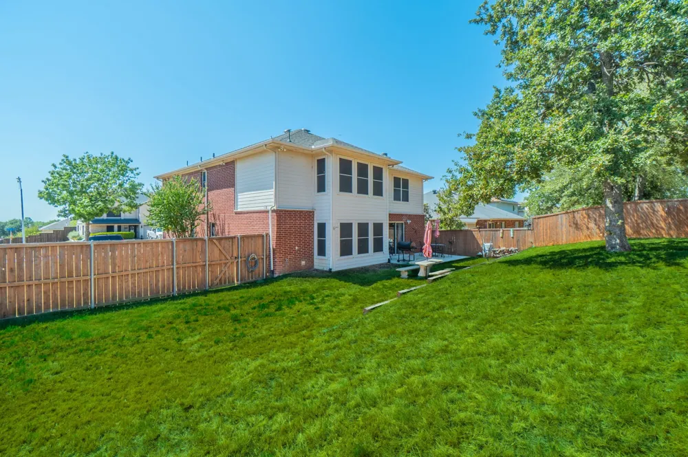 2016 Brazos Drive Corinth, TX 76210