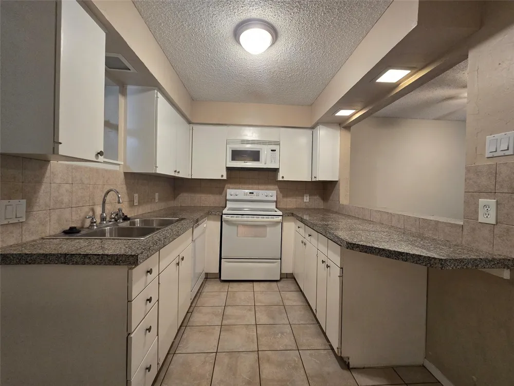 2223 Viewtop Lane #A Arlington, TX 76012