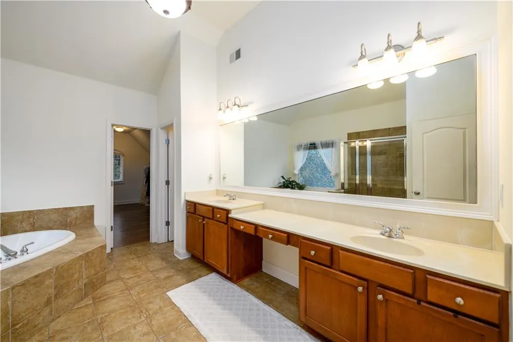 2690 Ivy Brook Lane Buford, GA 30519