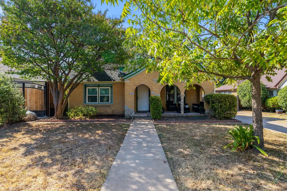 2807 Cain Boulevard Dallas, TX 75211