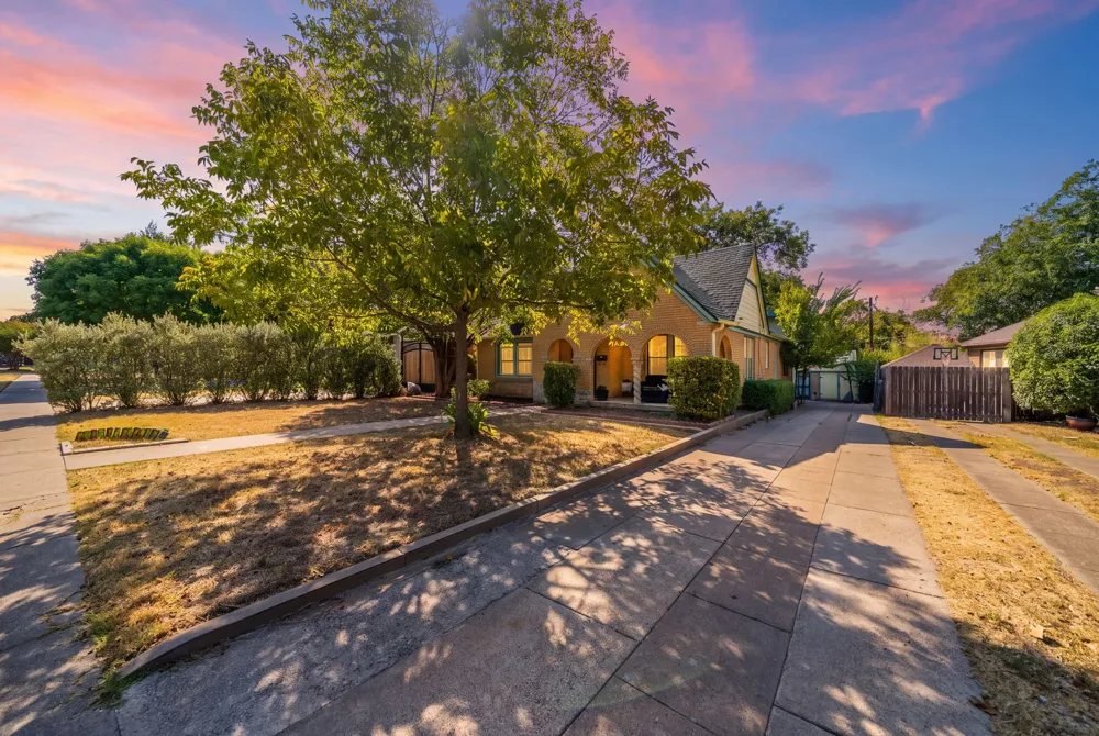 2807 Cain Boulevard Dallas, TX 75211