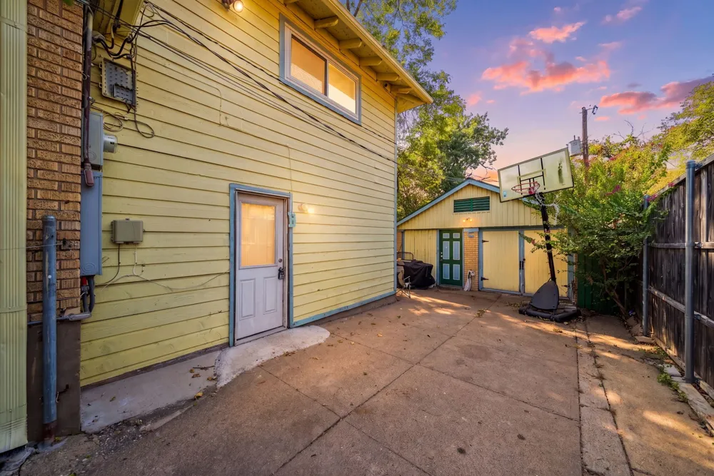 2807 Cain Boulevard Dallas, TX 75211