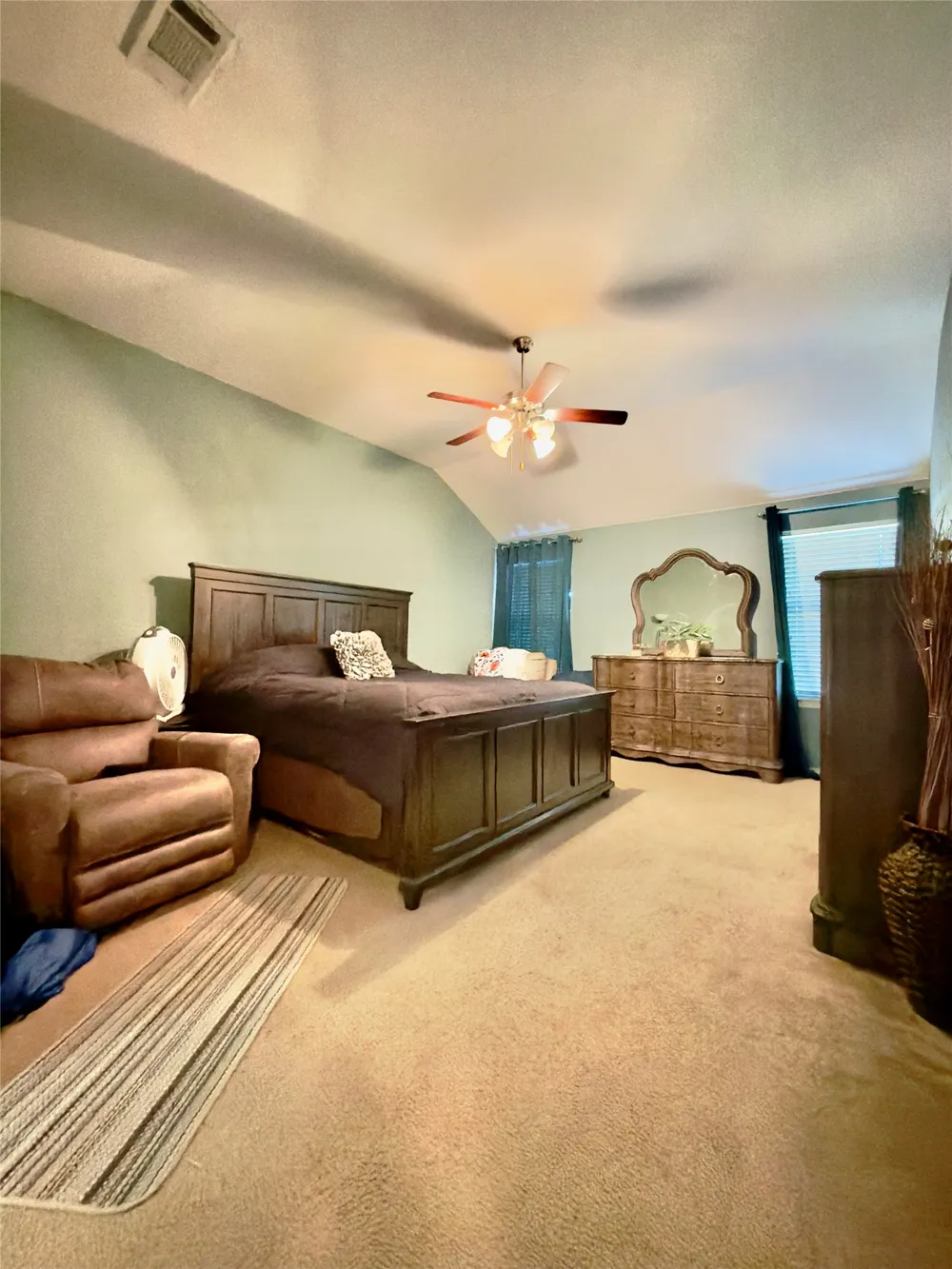 632 Rolling Hills Lane DeSoto, TX 75115