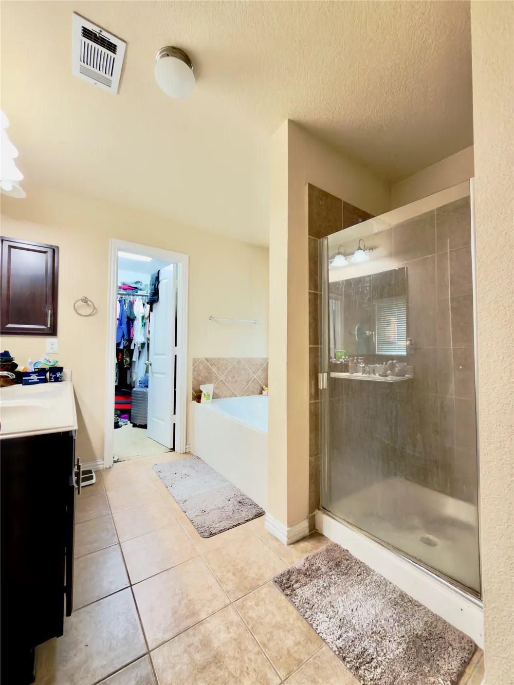 632 Rolling Hills Lane DeSoto, TX 75115